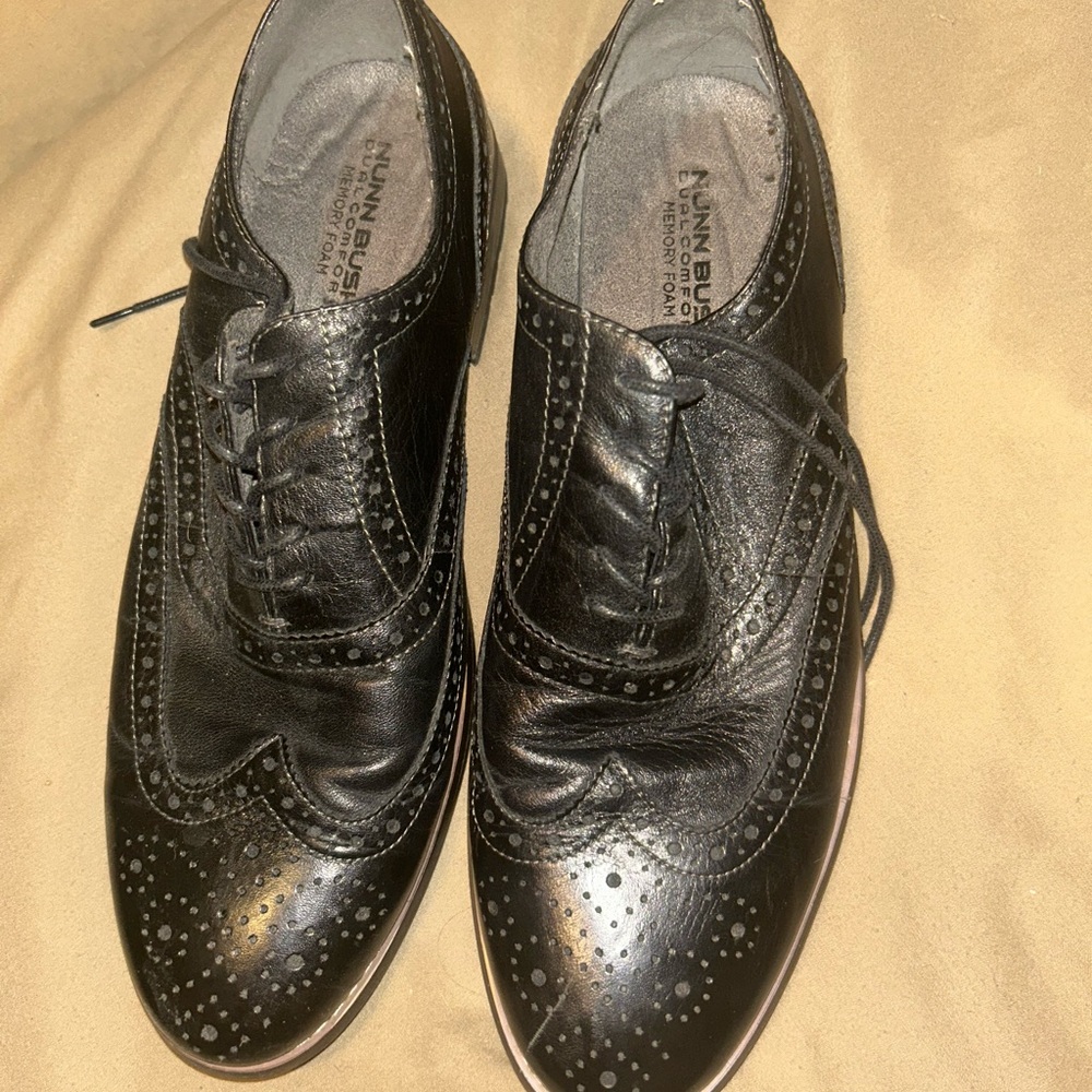Nunn Bush Men's Black Leather Brogue Shoes
In excellent condition